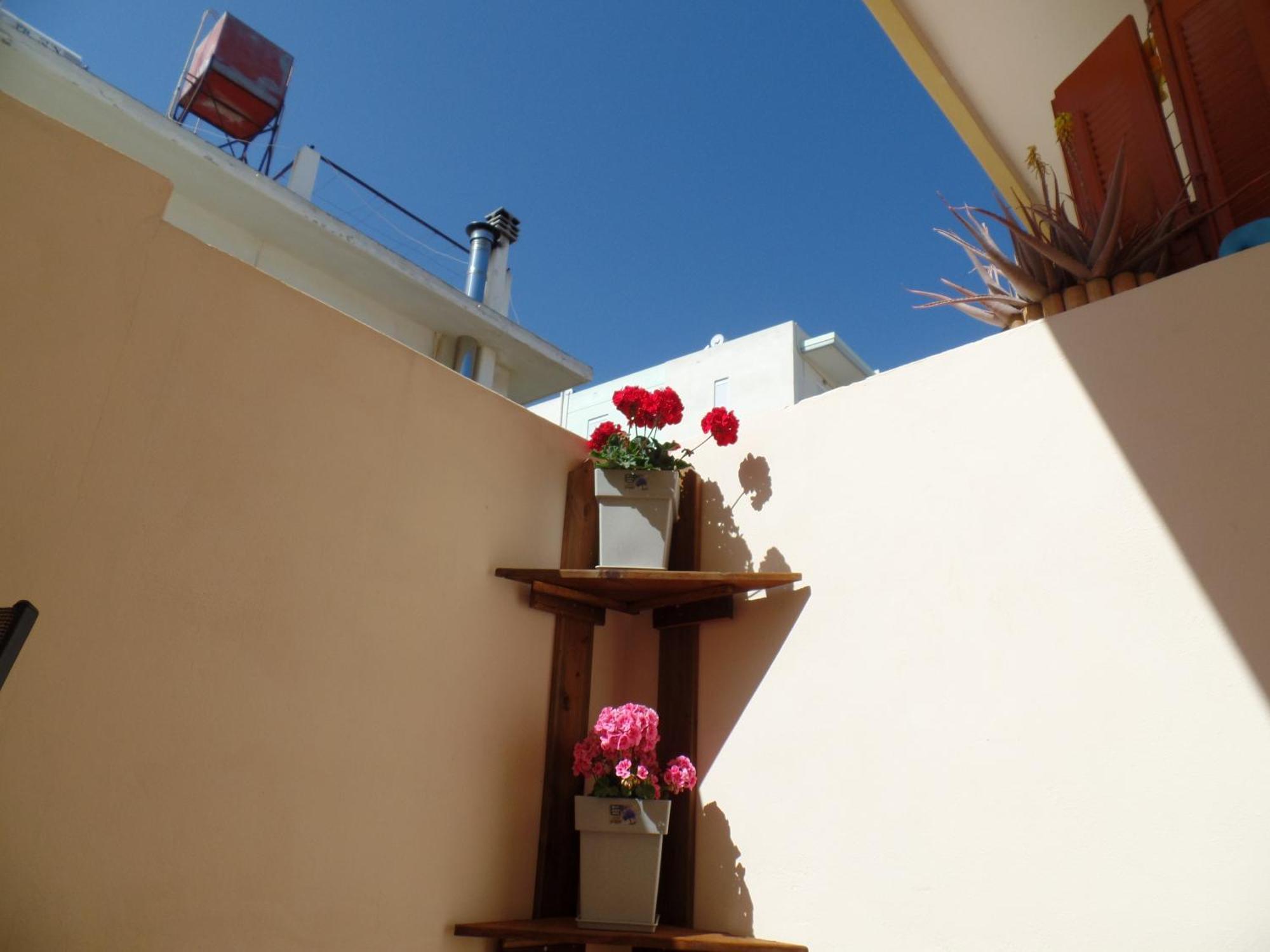 Ellis Home With Private Entrance And Nice Veranda Ханя Екстериор снимка